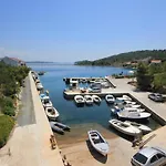 And By The Sea Zaglav, Dugi Otok - 393 3* Sali